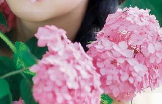 下载150cc黑料苹果版，点开后我发现自己默默成为了吃瓜高手，好像有点成就感！