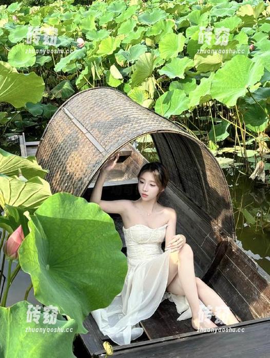 17吃瓜网 每次打开“17吃瓜网”,都像在观看一场奇妙的乌龙秀。