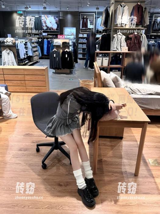 51免费吃瓜 “51免费吃瓜”网站:抓住最新八卦从不松手,快来咬一口!
