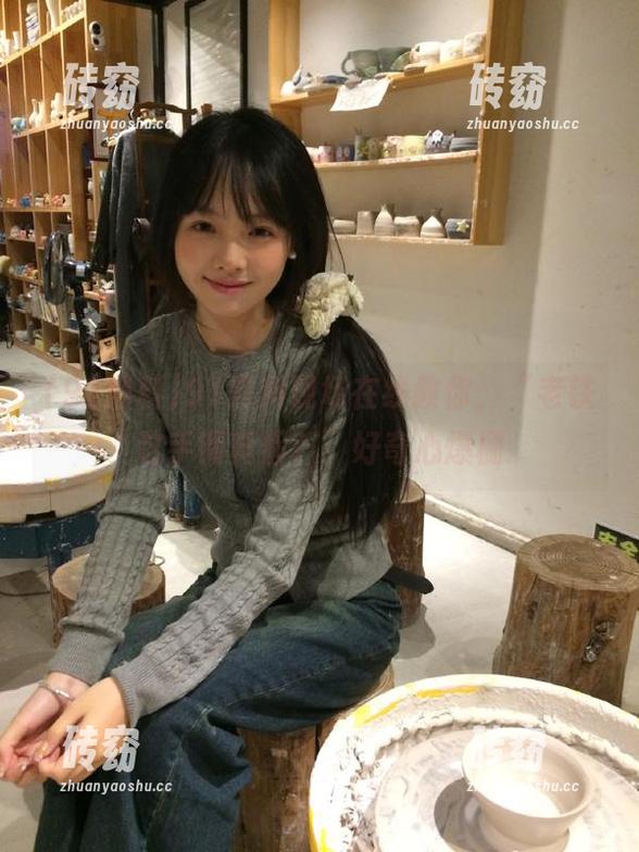91黑料现场在线教你，“老铁这手镯真假？”好奇心爆棚