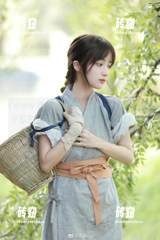 深夜刷“www.吃瓜”，心中滋生不少幻想，链接几乎是我脑海的导航。