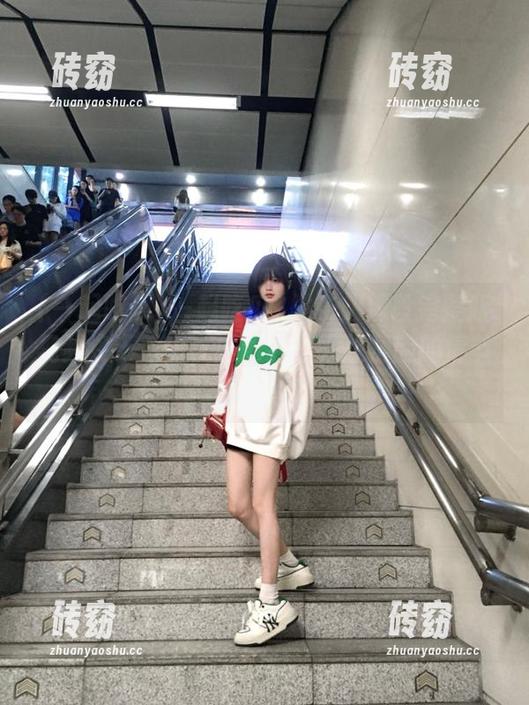一起吃瓜 一起吃瓜2发布:那段完整版视频终于放出,尴尬到让人想捂脸的情节又来了!