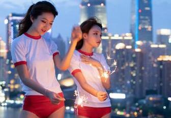 吃瓜大本营的网页，瞬间让我想到了那个谁谁谁…
