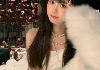 扒哥黑料发的新帖子，怎么看都有点像周边小剧场，心里默默小期待