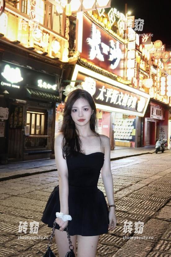 黑料51 身为吃瓜群众,导航“黑料51”,别让信息漏网!瓜,先到先得!