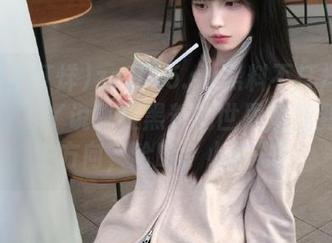 zztt15.su黑料不打烊发布入口：丫丫说她在黑料的世界里找到了人生方向，哈哈，小意思！