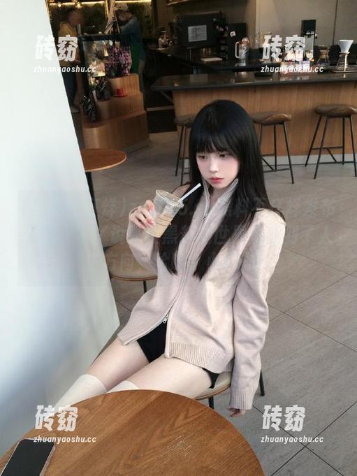 zztt15.su黑料不打烊发布入口：丫丫说她在黑料的世界里找到了人生方向，哈哈，小意思！
