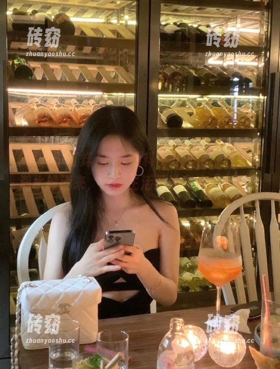 下载黑料不打烊后，收藏如潮水般涌来，我的生活开始有点“刺激”！