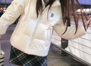 安卓手机捧在手里，911黑料网的瓜实在香，真让人忘了自己上个版权？