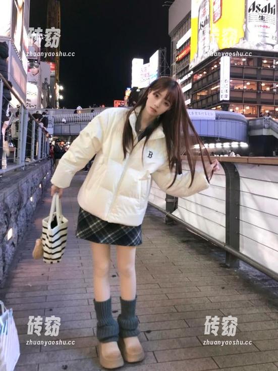 安卓手机捧在手里，911黑料网的瓜实在香，真让人忘了自己上个版权？