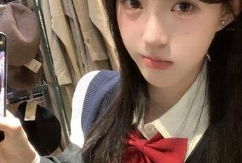 黑料网首页，瓜果飘香，嘴巴不闲着，手指也忙活！